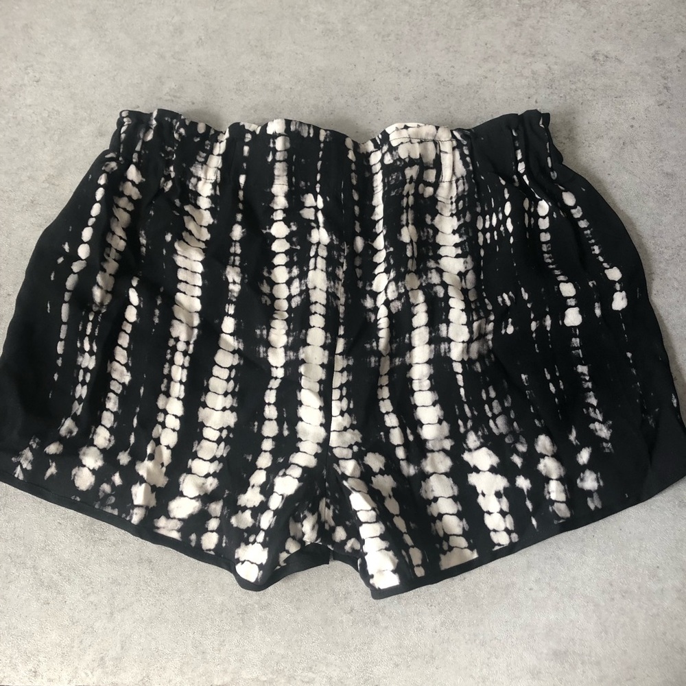 NWT ALC 100% silk shorts 8 - Picture 2 of 3